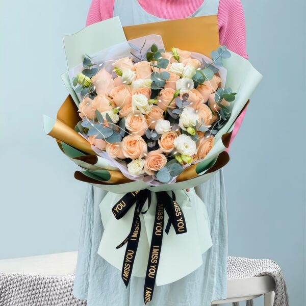 33 Champagne Roses Bouquet with Fairy Lights | Royal Radiance Collection
