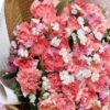 Amore Senza Tempo: Bouquet di 33 Garofani Rosa 33 Pink Carnations Bouquet - Timeless Love & Elegant Floral Gift - 4