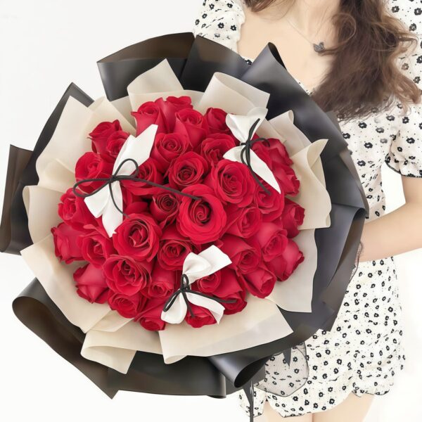 Bouquet de 33 Roses Rouges - La Passion Absolue