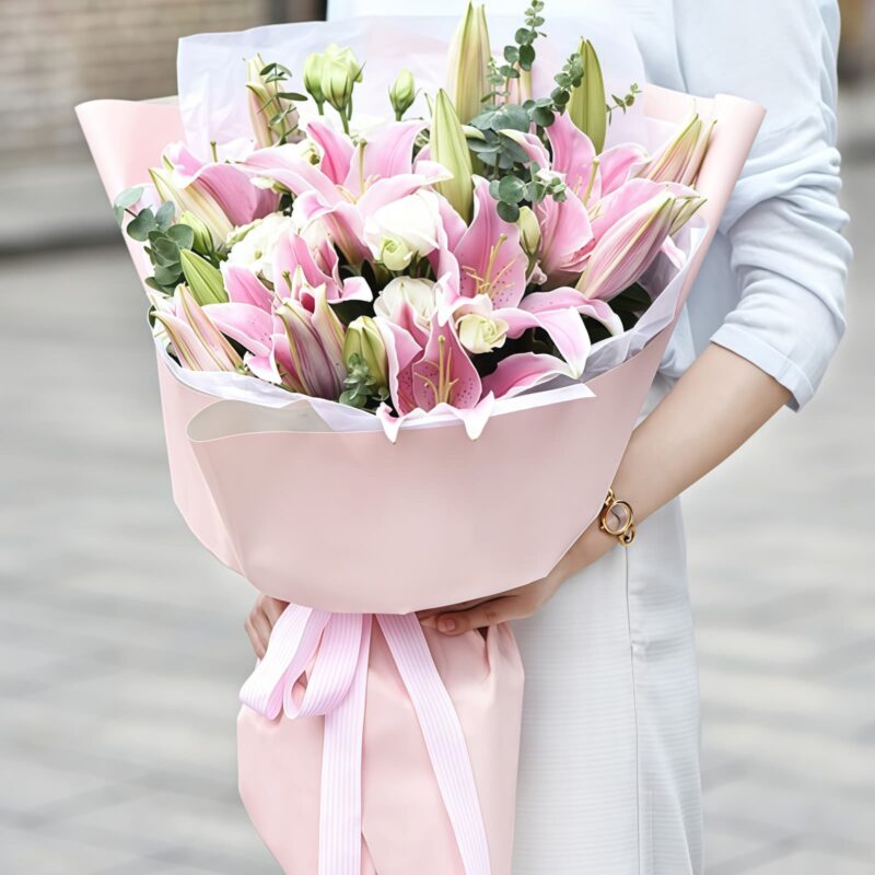 8 Gigli Rosa: Il Tuo Pensiero in Fiore 8 Pink Lilies Bouquet - Thinking of You Fresh Flower Arrangement - 5