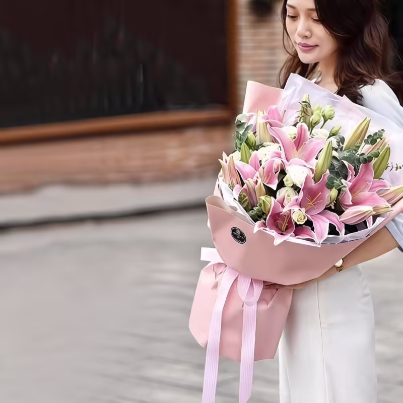 8 Gigli Rosa: Il Tuo Pensiero in Fiore 8 Pink Lilies Bouquet - Thinking of You Fresh Flower Arrangement - 3