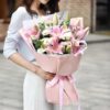8 Gigli Rosa: Il Tuo Pensiero in Fiore 8 Pink Lilies Bouquet - Thinking of You Fresh Flower Arrangement - 4