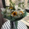 Bouquet di Girasoli e Gigli: Auguri di Cuore 4 Sunflowers & 6 Lilies Bouquet - Warm Wishes Floral Arrangement - 3