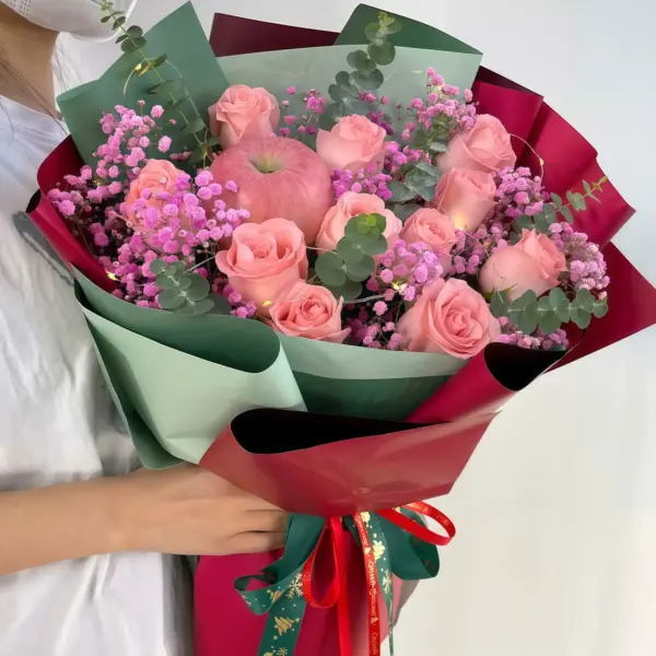 Buquê de 11 Rosas Cor-de-Rosa e Maçã - Momentos de Ternura