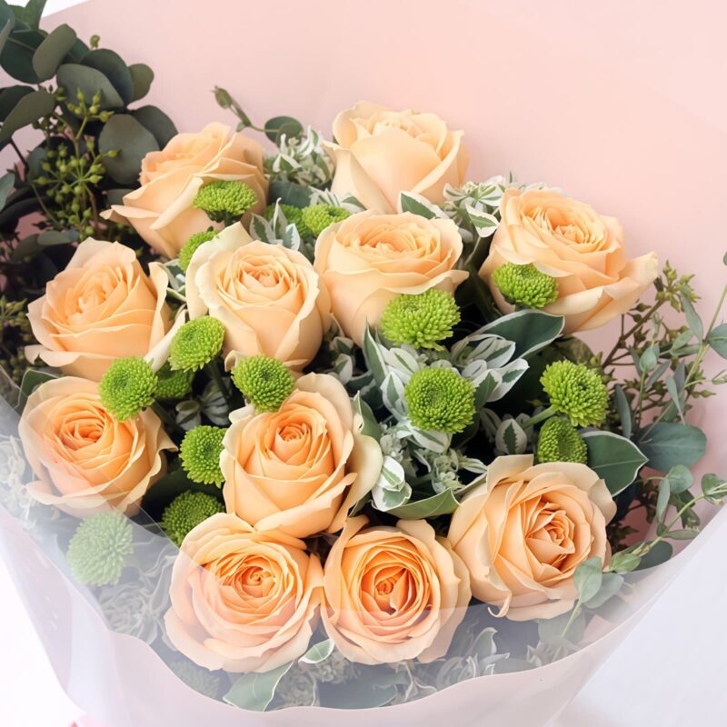 Gentle Breeze: 11 Champagne Roses and Daisies Bouquet - 2