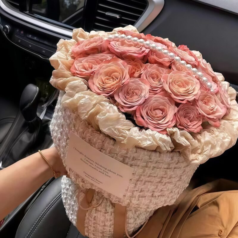 Bouquet di 19 Rose Cappuccino - Sussurro di Velluto 19 Cappuccino Roses Bouquet - Velvet Whisper | Elegant Floral Gift