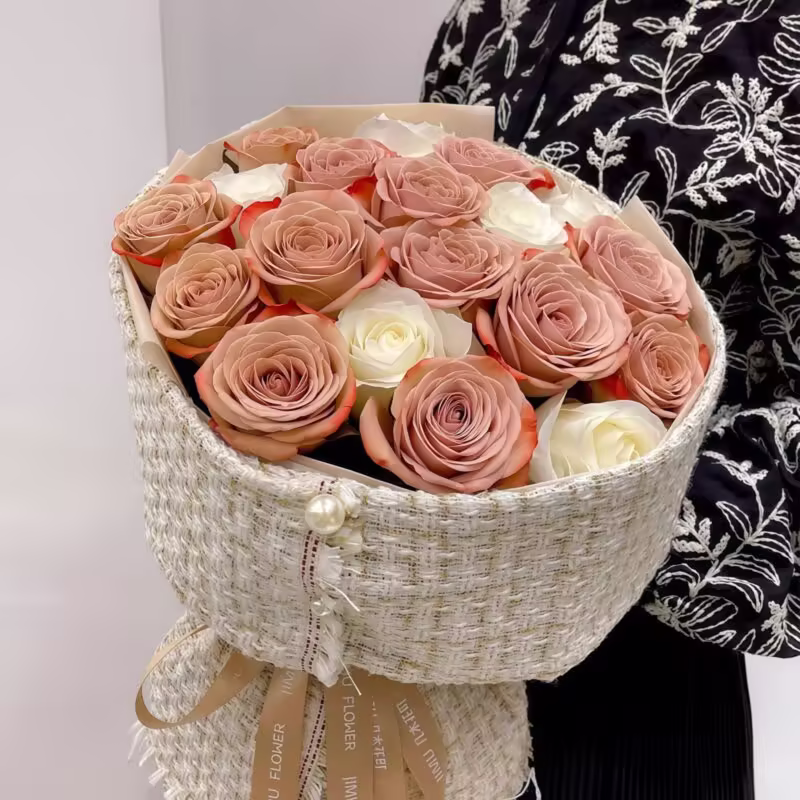 19 Mixed Roses Bouquet - Chic Harmony | Cappuccino & White Rose Arrangement