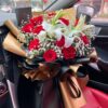 Bouquet di 11 Rose Rosse e 2 Gigli Bianchi - Portafortuna 11 Red Roses & 2 White Lilies Bouquet - Lucky Charm