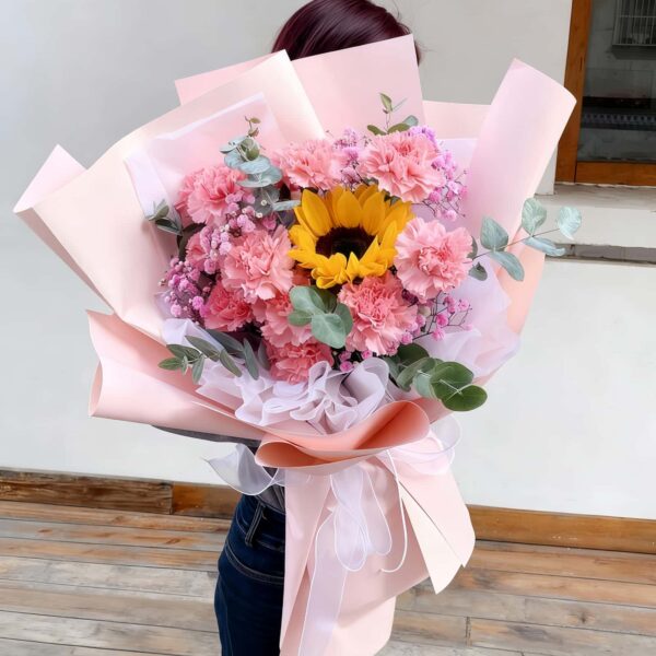 11 朵粉色康乃馨與向日葵花束:暖心絮語,感恩之禮 11 朵粉色康乃馨與向日葵花束:暖心絮語,感恩之禮