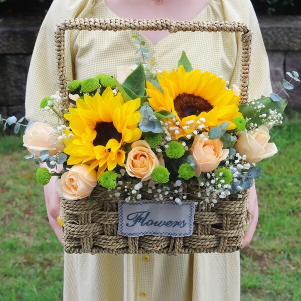 Panier de 11 Roses Champagne & Tournesols - Éclat de Jeunesse