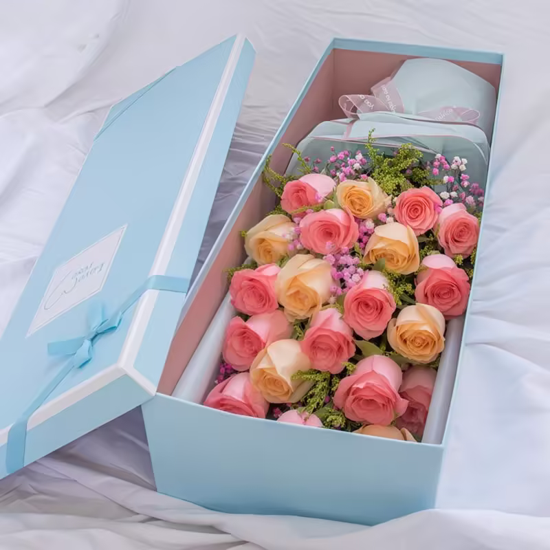 19 Rose Mixed Gift Box - Sweet Romance Flower Bouquet