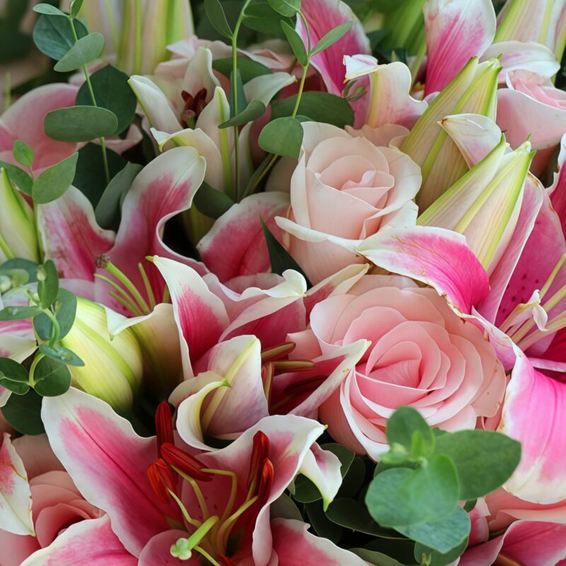 Bouquet di 11 Gigli Rosa e 11 Rose Rosa - Eleganza in Tonalità Pastello 11 Pink Lilies and 11 Pink Roses Bouquet | Pink Elegance Floral Gift - 4