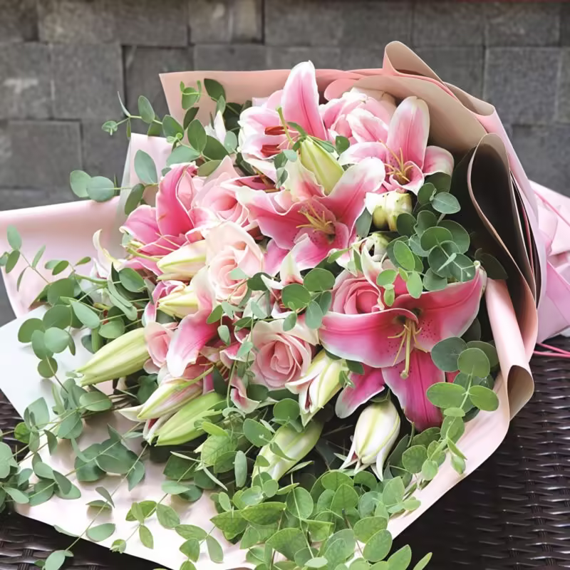 Bouquet di 11 Gigli Rosa e 11 Rose Rosa - Eleganza in Tonalità Pastello 11 Pink Lilies and 11 Pink Roses Bouquet | Pink Elegance Floral Gift - 3