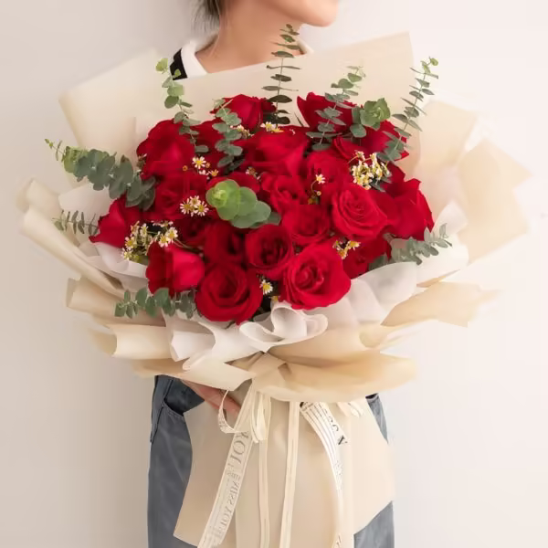 Bouquet di 33 Rose Rosse - Gioia Radiosa