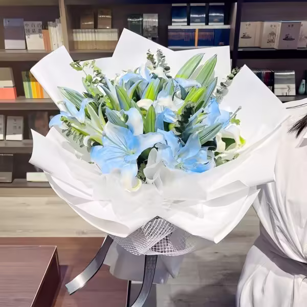 Bouquet di 19 Gigli Blu Ghiaccio: Romanticismo Marino