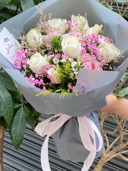 Bouquet "Dea Radiosa": 11 Rose Miste real bouquet photo
