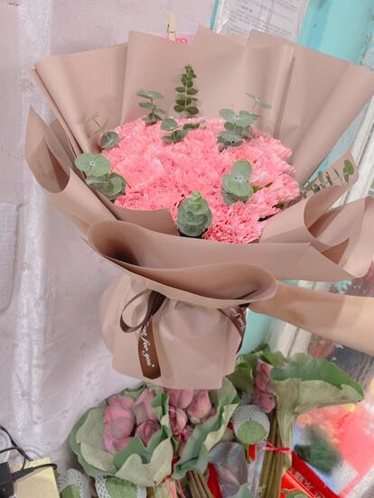 Mazzo "Anni d'Oro": 33 Garofani Rosa real bouquet photo
