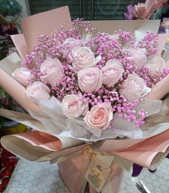 Bouquet di 19 Rose Rosa - Un Romantico Incanto real bouquet photo
