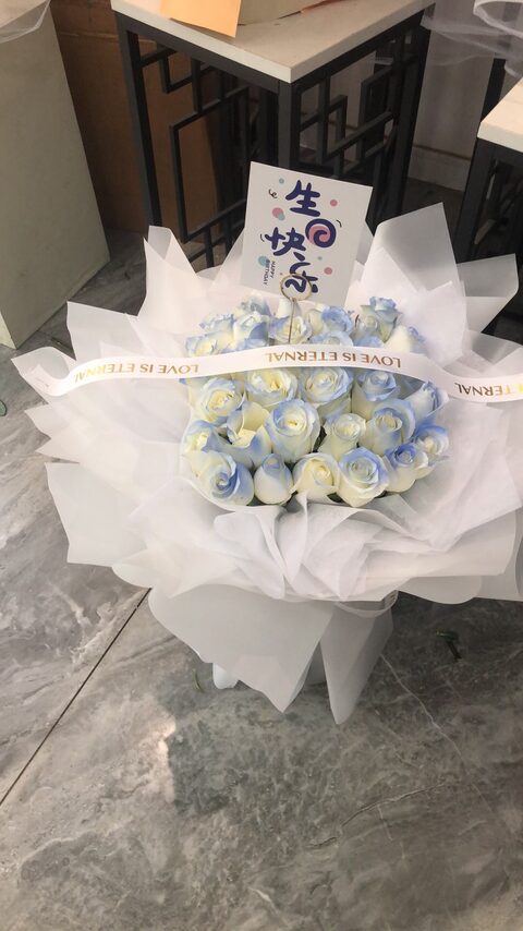Mazzo di 6 Gipsofile Blu - Notte Stellata real bouquet photo
