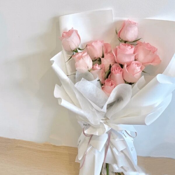 Bouquet di 19 Gigli Rosa: Eterno Amore real bouquet photo