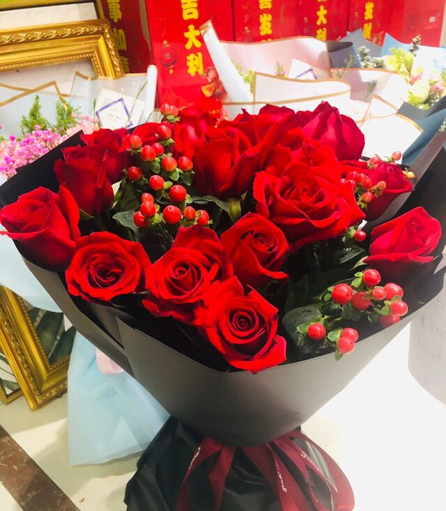 Bouquet di 19 Rose Rosse - Meglio Insieme real bouquet photo