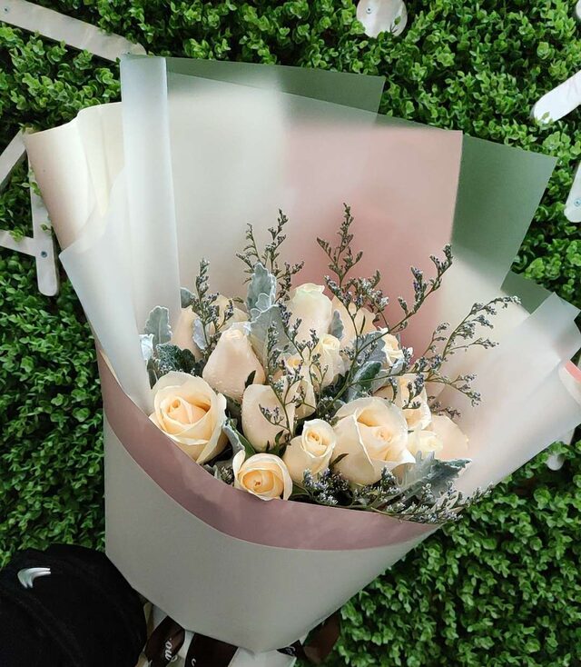 Bouquet di 19 Rose Champagne: Puro Affetto real bouquet photo