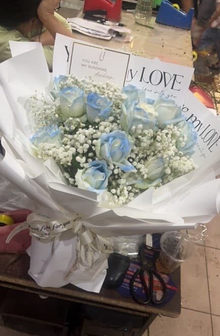 Bouquet di 11 Rose Blu Ghiaccio - Freschezza Naturale real bouquet photo