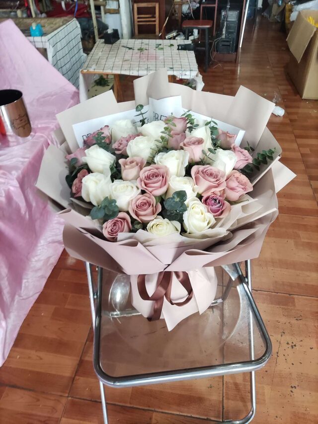 29 Rose Cappuccino e Bianche - Dolce Serenata real bouquet photo