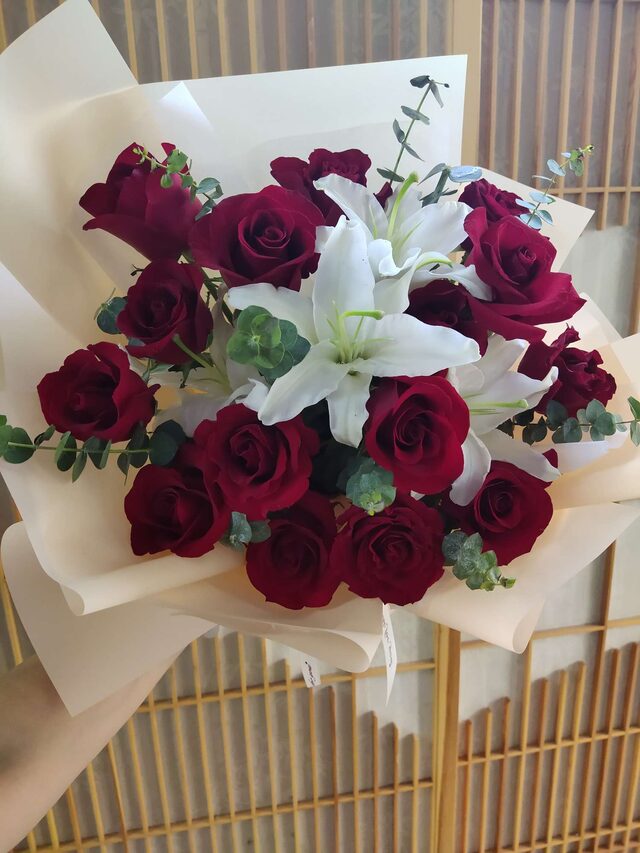 Il Primo Incontro: Bouquet di 19 Rose Rosse real bouquet photo