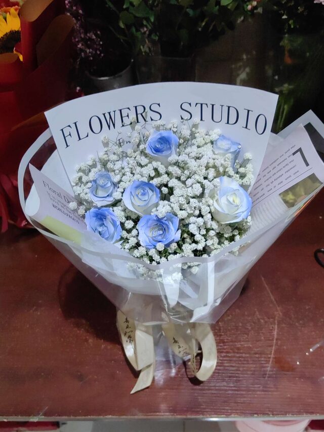 Mazzo di 6 Gipsofile Blu - Notte Stellata real bouquet photo
