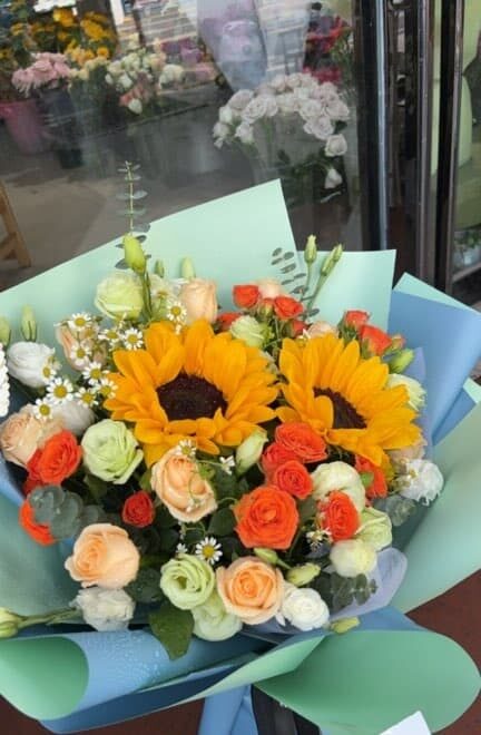 Bouquet di Girasoli e Rose Champagne - Golden Days real bouquet photo