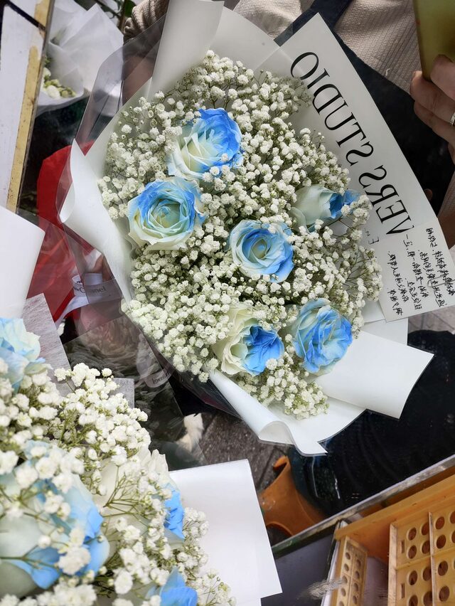 Mazzo di 6 Gipsofile Blu - Notte Stellata real bouquet photo