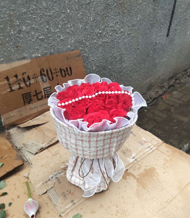 Bouquet di 19 Rose Rosse - Grazia Classica real bouquet photo