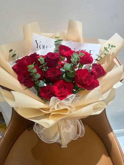 Il Primo Incontro: Bouquet di 19 Rose Rosse real bouquet photo