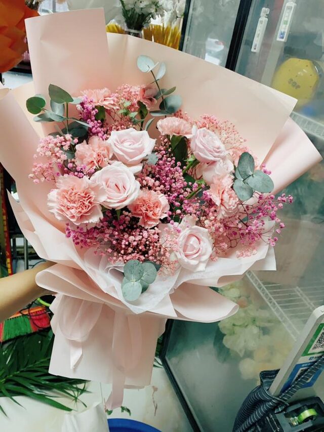 Mazzo 8 Garofani e 5 Rose - Tenero Affetto real bouquet photo