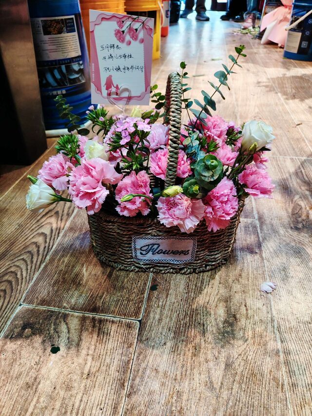 Cesto di 19 Garofani Rosa - Tenero Amore real bouquet photo