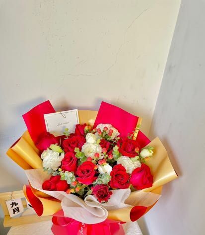 Bouquet di 11 Rose Rosse: Amore Eterno real bouquet photo