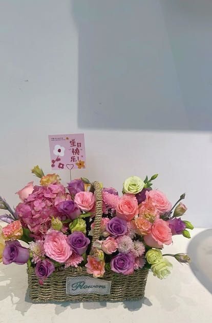 Cesto Romantica Melodia: 1 Ortensia, 19 Rose ed Eustoma real bouquet photo