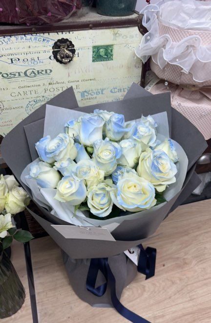 33 Rose Azzurro Ghiaccio - Sogno Celeste real bouquet photo