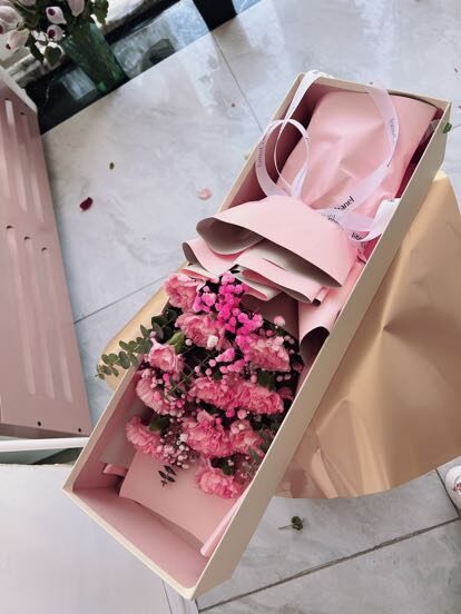 Scatola 11 Garofani Rosa - Caldo Affetto real bouquet photo