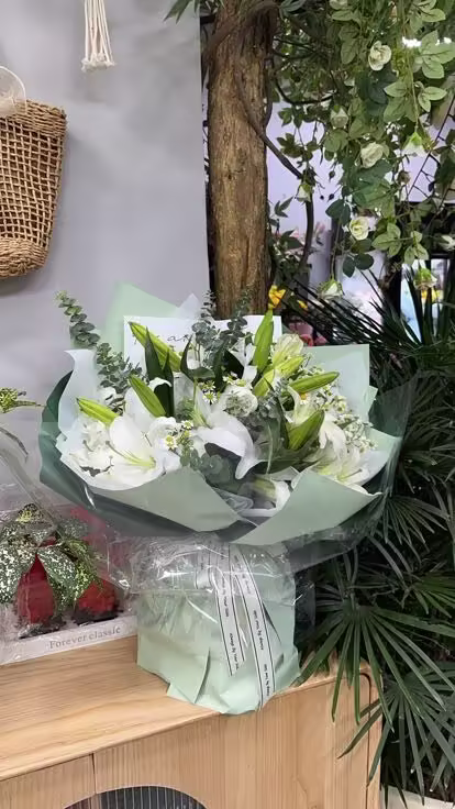 Bouquet 19 Gigli Bianchi: Pura Grazia real bouquet photo