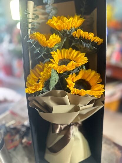 Bouquet di 6 Girasoli - Gioia Radiosa real bouquet photo