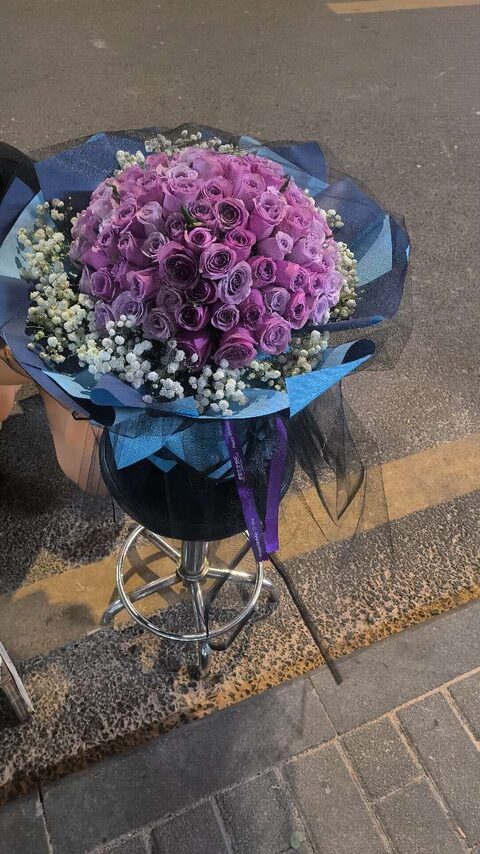Bouquet di 99 Rose Viola - Fascino Sublime real bouquet photo