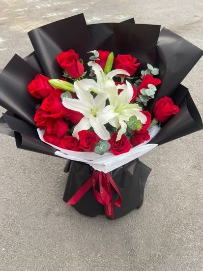 19 Rose Rosse – Dolce Promessa real bouquet photo