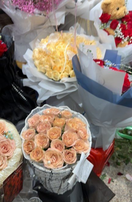 Bouquet di 19 Rose Cappuccino: Eleganza Senza Tempo real bouquet photo