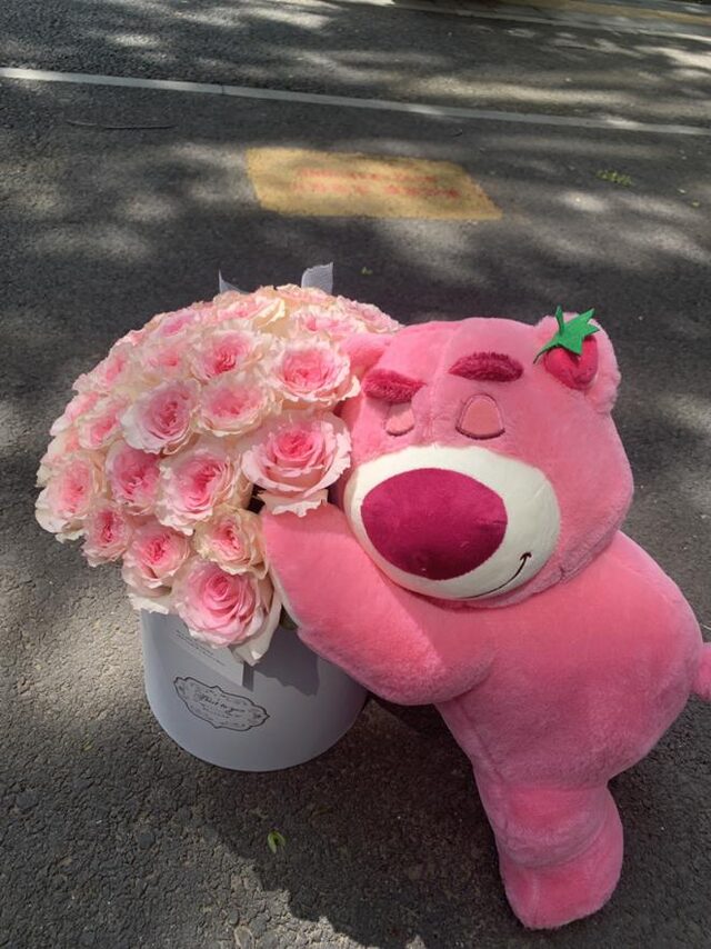 Bouquet di 8 Garofani Rosa – Dolci Momenti real bouquet photo