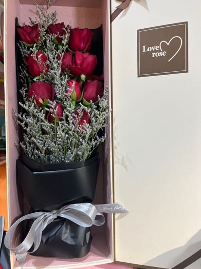 Cofanetto Regalo 11 Rose Rosse - Un Ricordo Romantico real bouquet photo