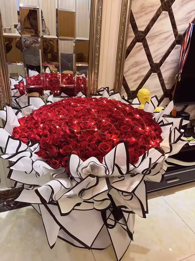 23 Roses and Lilies Bouquet – Soft Remembrance real bouquet photo