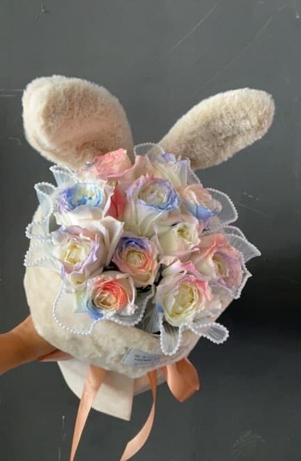 Bouquet di 11 Fiori a Forma di Coniglietto Mermaid - Sogno Oceanico real bouquet photo