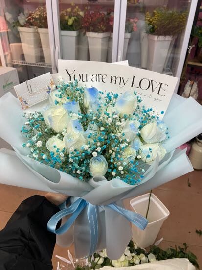 Bouquet di 19 Rose Blu Michigan 'Ice Cream' - Dolce Sogno real bouquet photo